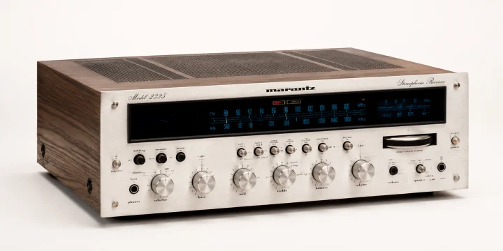 Ресивер Marantz 2270 в серебристом корпусе